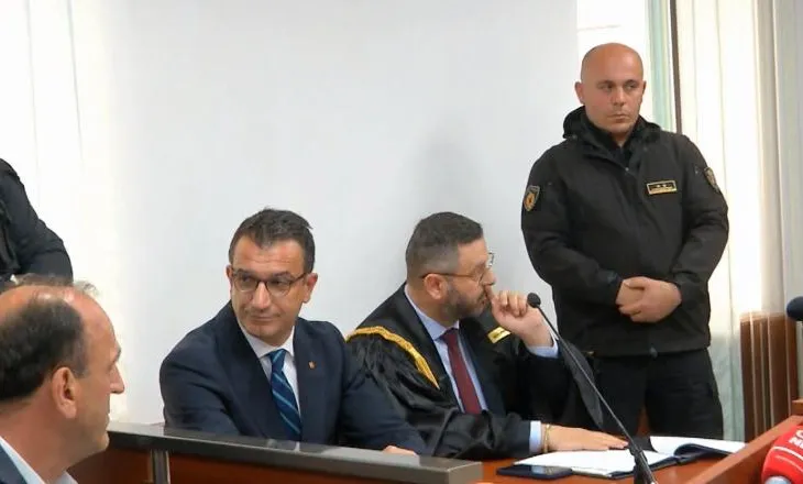 Veliaj nxjerr “zbuluar” Ols Dadon: Më është qepur për inceneratorin e Teatrin! S’gjeti gjë dhe hyri te familjarët!