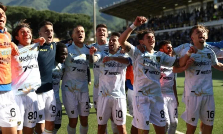 Venezia ngjitet në Serie A, Frosinone dhe Monza garojnë në 90-minutëshin e fundit për elitën e futbollit italian.