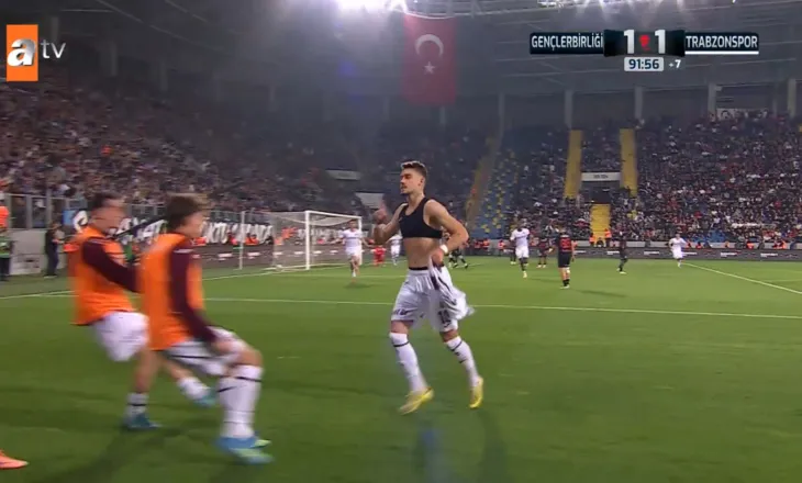 VIDEO/ Ernest Muçi nuk është normal, goli spektakolar në minutën e fundit e dërgon Trabzonsporin në finale