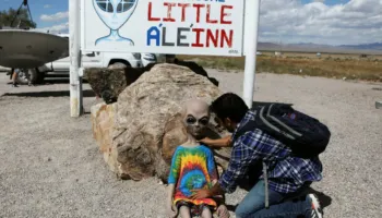 VIDEO/ ‘Ka ardhur koha t’i shohë publiku’ – SHBA publikon dosjet për alienët dhe UFO-t