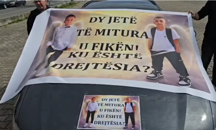 VIDEO – ‘Ku është drejtësia…?’/ Vdekja e dy fëmijëve në Spitallë, ngrihen në protestë banorët e zonës
