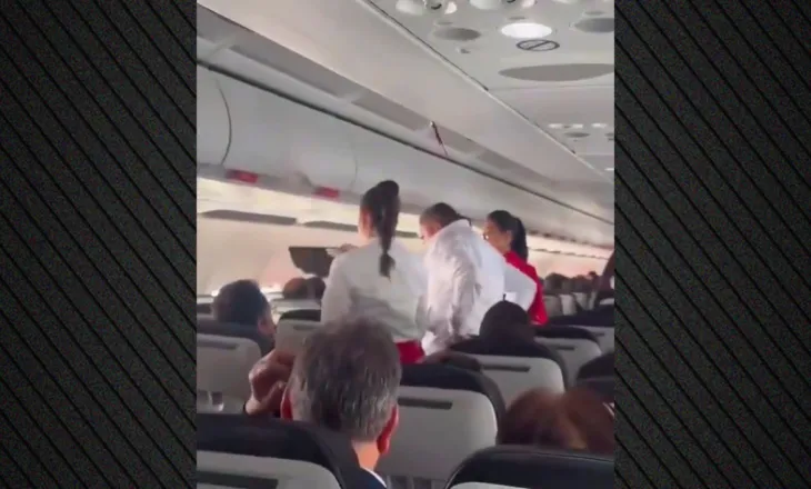 VIDEO/ Panik në ajër, pasagjerët qajnë dhe luten pas dy uljeve të dështuara të avionit