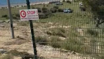 VIDEO/ Pas incidentit të dhunshëm në Zvërnec, hiqet teli me gjemba nga rrethimi i kantierit
