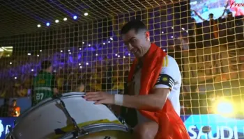 VIDEO/ Pasion që nuk shteron edhe në moshën 41-vjeçare! Ronaldo qan si fëmijë, ndez tifozerinë me tupan pas fitimit të titullit