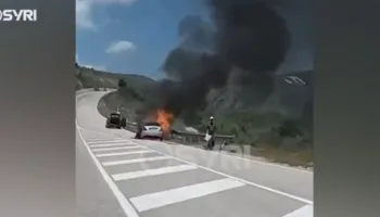 VIDEO/ Shpërthen në flakë makina në aksin rrugor Korçë-Ersekë