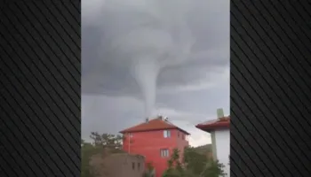 Video/ Tornado dhe stuhi të fuqishme godasin Turqinë, të plagosur dhe dëme në disa rajone të vendit