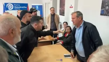 Vijojnë debatet në PD e Korçës, procesi i votimit shtyhet dy herë, çfarë po ndodh