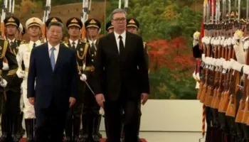 Vizita e Presidentit serb në Pekin, Xi Jinping e shpërblen Vuçiçin me ‘Medaljen e Miqësisë’