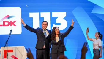 Vjosa Osmani çel fushatën e LDK-së, thirrje për rikthim tek ”Rugovizmi”: Kosova, jo më shtet i vetëm një njeriu