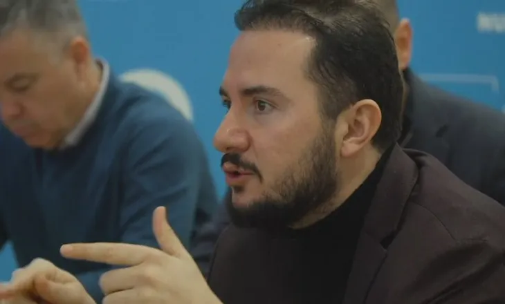 Votëbesimi për Berishën, Salianji publikon foto të fletës: Demokratët po e refuzojnë