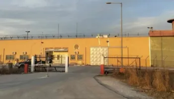 Vrasja e dyfishtë në burgun grek/ 11 persona dalin përpara prokurorit, mes tyre edhe një shqiptar