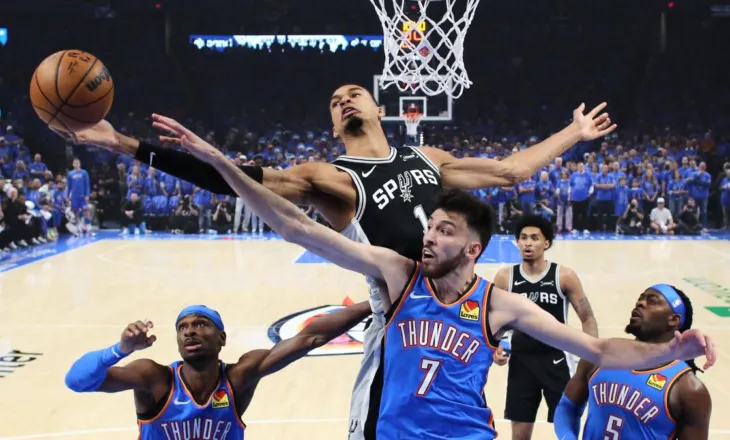 Wembanyama i magjishëm, francezi i jep fitoren San Antonio në finalen e parë ndaj Oklahoma