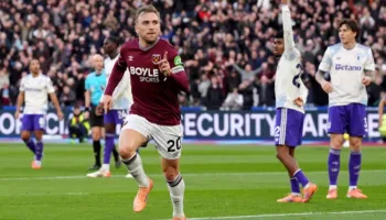 West Ham i detyruar të shesë nëse bie, Man.Utd, Liverpool dhe Chelsea ndjekin yllin e mesfushës angleze