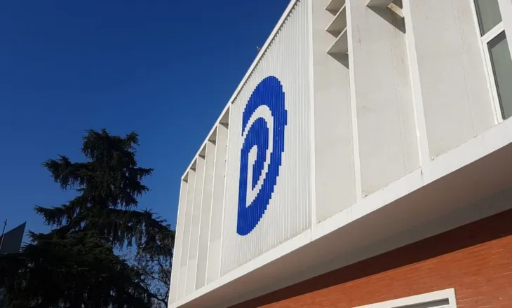 Zgjedhjet për kreun e Partisë Demokratike, nis procesi i votimit, në garë vetëm Sali Berisha