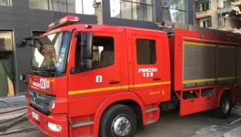 Zjarri në apartamentin te Komuna e Parisit, asfiksohet fqinji në katin e 7-të