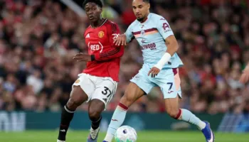 Zyrtare! Mesfushori i talentuar nënshkruan një kontratë të re me Manchester United deri në vitin 2031