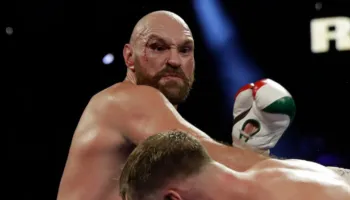 Zyrtare! Tyson Fury rikthehet në ring me 1 gusht për një duel përgatitor para sfidës së madhe me Joshua