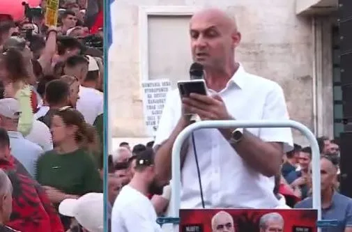 20 ditë protesta antiqeveritare/ Qytetarët miratojnë njëzëri notë falënderimi për Parlamentin Europian