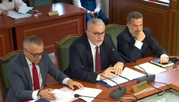 “380 të dënuar përfitojnë lirim të menjëhershëm”/ Toni Gogu prezanton projektligjin për amnistinë: 900 persona ulje dënimi