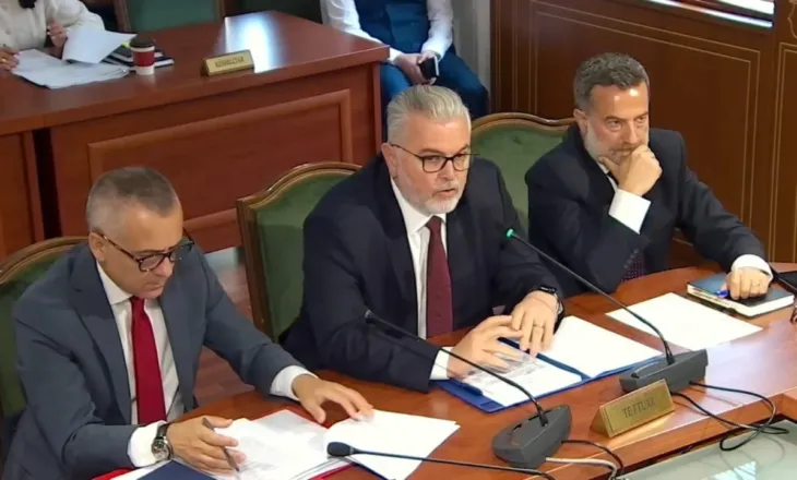 “380 të dënuar përfitojnë lirim të menjëhershëm”/ Toni Gogu prezanton projektligjin për amnistinë: 900 persona ulje dënimi