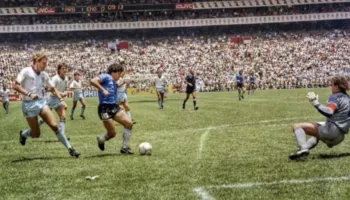 40 vite nga “goli i shekullit” i Maradonës; sot në Botëror Messi dhe Mbappé do të përpiqen ta imitojnë