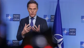 “500 avionë amerikanë u ngritën nga Italia për të sulmuar Iranin”, deklarata e Rutte ndez përplasje politike në Romë