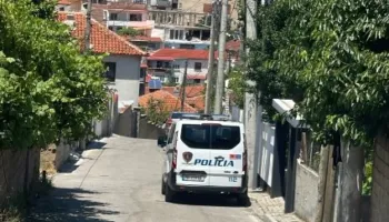 Agravon sherri mes çiftit në Pogradec, burri plagos me thikë gruan! Detajet e para