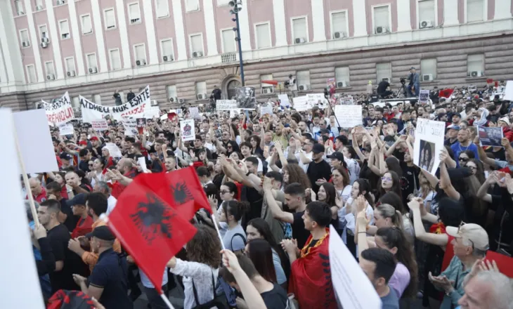 AGSH reagon pas incidenteve në tubimin kundër projektit për Zvërnecin: Gazetarët nuk janë palë në protestë