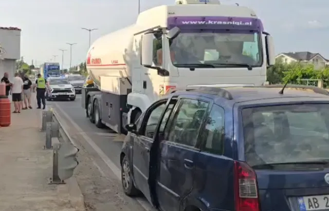Aksident i rëndë në afërsi të Shkozetit/ Automjeti në kundravajtje, lëndohet shoferi