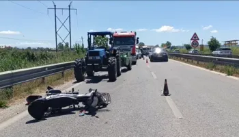 Aksident i rëndë në autostradën Fier–Lushnje/ Motori përplaset me mjetin bujqësor, plagosen dy persona