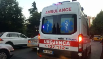Aksident në aksin Korçë-Ersekë, makina përplas për vdekje një fëmijë