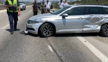 Aksident në autostradën Fier-Vlorë/ Dy makina përplasen me njëra-tjetrën, plagosen tre persona