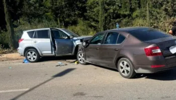 Aksident në Dhërmi/ Përplasen dy makina – 4 të plagosur dërgohen me urgjencë në Vlorë