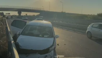 Aksident në Fier, plagoset drejtuesi i mjetit