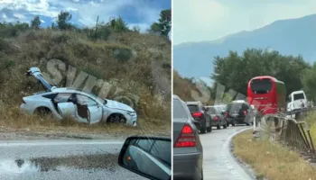 Aksident tek Kthesa e Viroit, makina përplaset me mikrobuzin me turistë, ka të plagosur