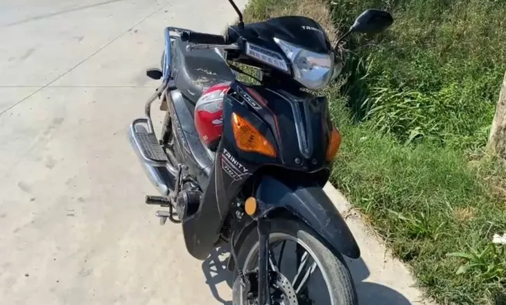 Aksident tragjik në rrugën Çermë-Divjakë, 71-vjeçarja humb jetën pas përplasjes nga motoçikleta! Arrestohet 22-vjeçari