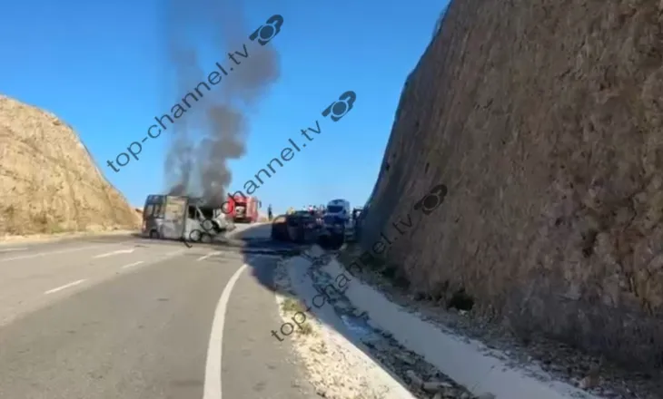 Aksidenti fatal në bypass-in e Vlorës/ Tre automjete përplasen me njëra-tjetrën, furgoni dhe vetura përfshihen nga flakët, humb jetën një 40-vjeçar