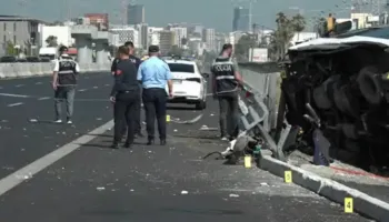 Aksidenti në autostradën Durrës-Tiranë, policia: 1 i vdekur dhe 12 të plagosur