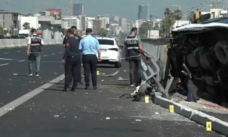 Aksidenti në autostradën Durrës-Tiranë, policia: 1 i vdekur dhe 12 të plagosur