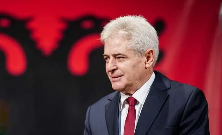 Ali Ahmeti reagon për protestën në Tiranë: Shqipëria po merr goditje të forta në turizëm dhe ekonomi