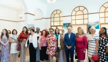 Ambasada e Republikës së Shqipërisë mirëpret ekspozitën e bashkëshorteve të ambasadorëve
