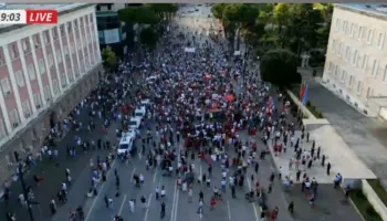 Analisti tregon grupet që fshihen pas protestave në Shqipëri