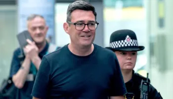 Andy Burnham shpall kandidaturën për kreun e Partisë Laburiste pas dorëheqjes së Keir Starmer