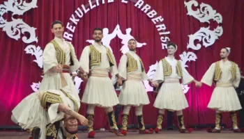 Ansambli Kombëtar për herë të parë në Londër, “Shqipëria në sytë e Bajronit” sjell trashëgiminë shqiptare në skenë