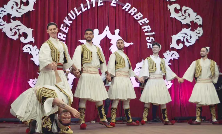Ansambli Kombëtar për herë të parë në Londër, “Shqipëria në sytë e Bajronit” sjell trashëgiminë shqiptare në skenë