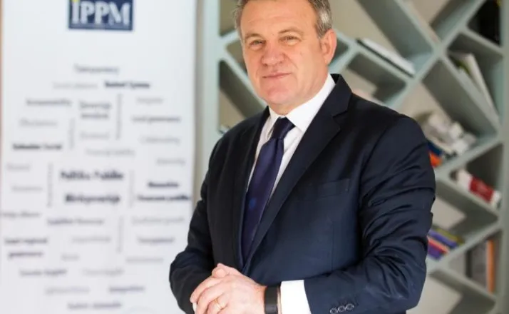 Arben Malaj sulmon ashpër Ramën: Krushqia me krimin shkatërroi ekonominë dhe politikën