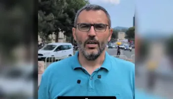 Arlind Qori përvetëson protestën dhe flet në emër  të protestuesve