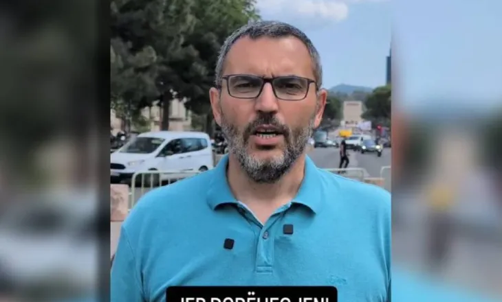 Arlind Qori përvetëson protestën dhe flet në emër  të protestuesve