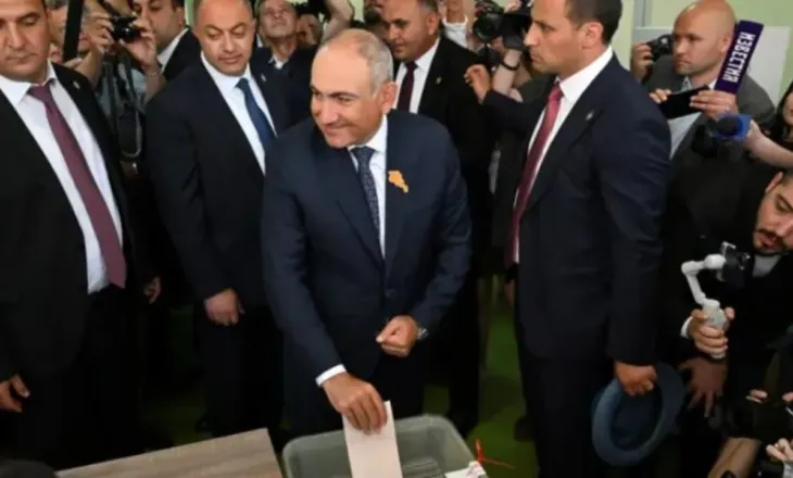 Armenia konfirmon kursin pro perëndimit, fiton partia e Pashinyanit