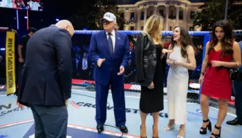 Arte marciale, fishekzjarre dhe VIP-a, si e festoi Trump 80-vjetorin